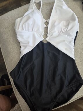 VENUS White and Black Front-Ring Swim One-Piece